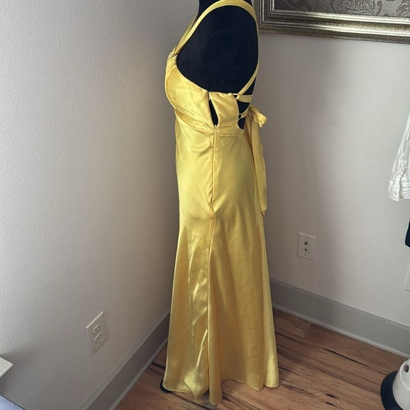 Jessica McClintock for Gunners Sax yellow halter crossed back satin long dress 3 - Picture 3 of 9